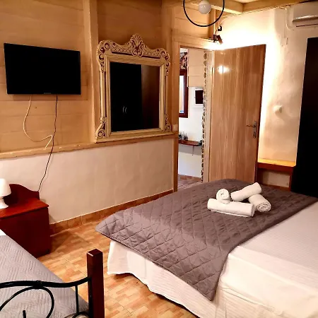 Skyrosfamilyhouses-manou Skyros