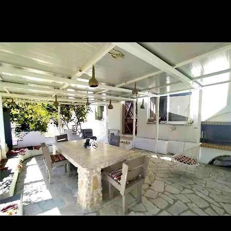 Skyrosfamilyhouses-manou Hébergement de vacances *